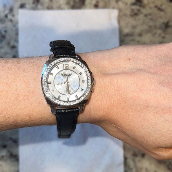 COACH WATCH SILVER BLACK LEATHER CRYSTALS - Picture 2 of 8